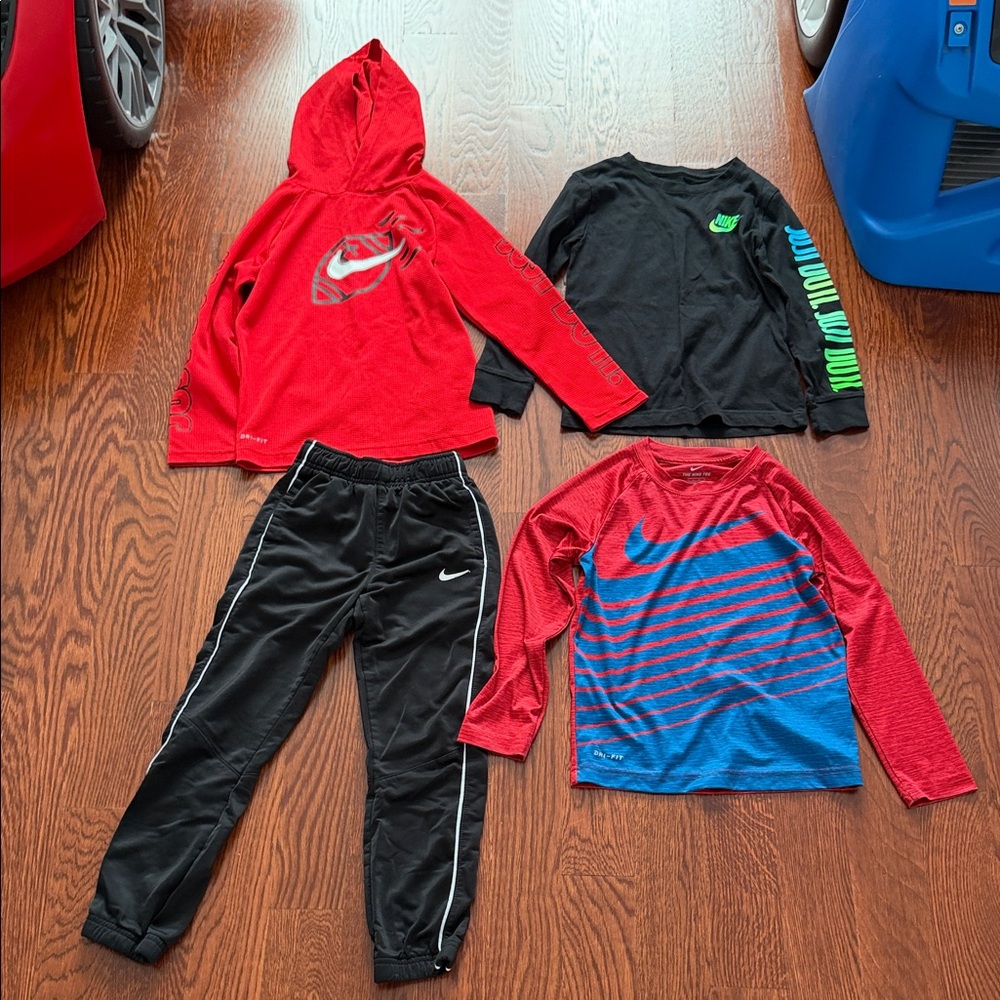 Nike boys Clothing Set - Red, Black, Blue